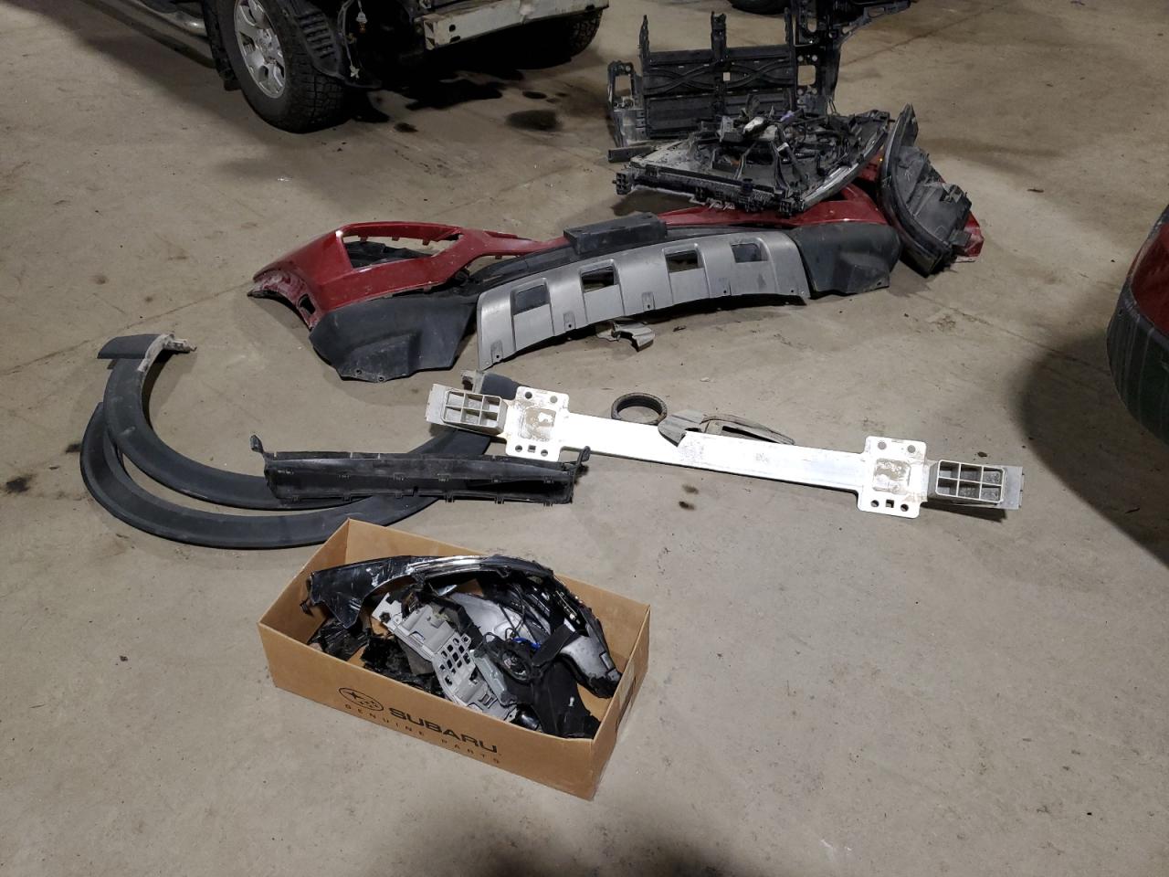 2022 Ford Explorer VIN 1FMSK8DH8NGA63066 Copart auction photo, front end / minor dent/scratches damage thumbnail 13