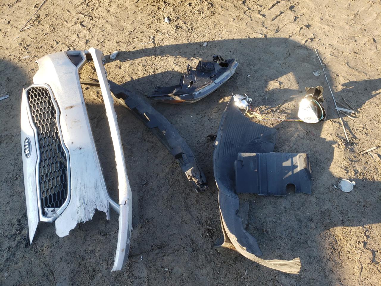 2016 KIA Forte VIN KNAFK4A64G5527905 Copart auction photo, front end / undercarriage damage thumbnail 12