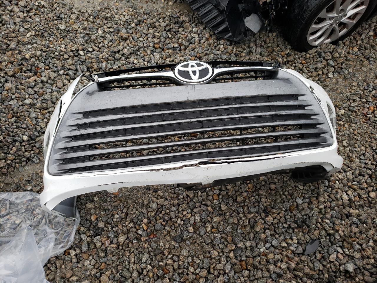 2016 Toyota Camry VIN 4T4BF1FK2GR539004 Copart auction photo, front end / minor dent/scratches damage thumbnail 12