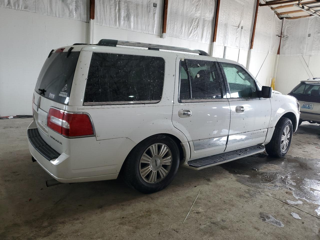 2009 Lincoln Navigator VIN 5LMFU28549LJ00455 Copart auction photo, burn - engine / front end damage thumbnail 3