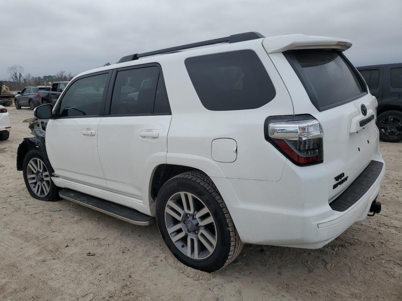 2022 Toyota 4Runner VIN JTEAU5JR8N5275849 Copart auction photo, front end / minor dent/scratches damage thumbnail 2