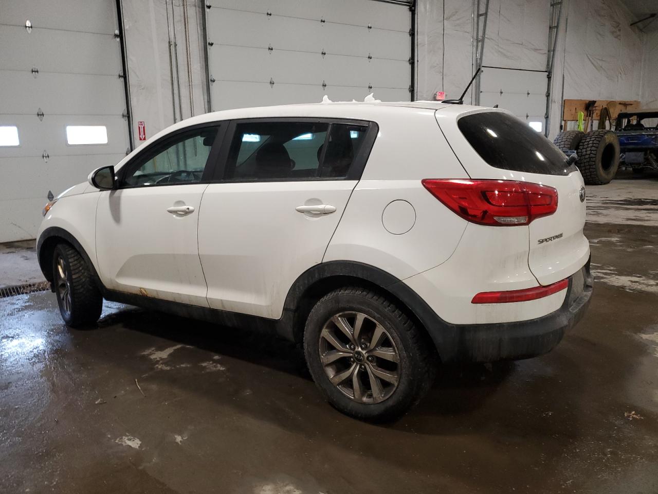 2015 KIA Sportage VIN KNDPB3AC6F7781531 Copart auction photo, minor dent/scratches / normal wear damage thumbnail 2