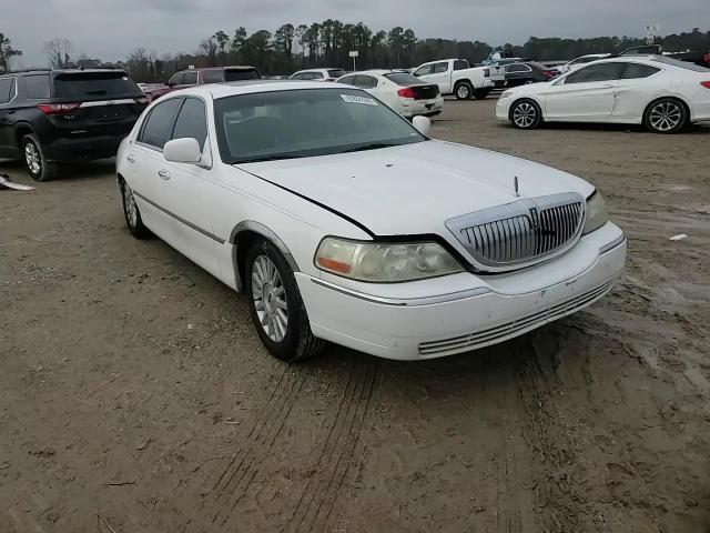 2005 Lincoln Town Car VIN 1LNHM82W75Y661407 Copart auction photo, rear end / undercarriage damage thumbnail 11