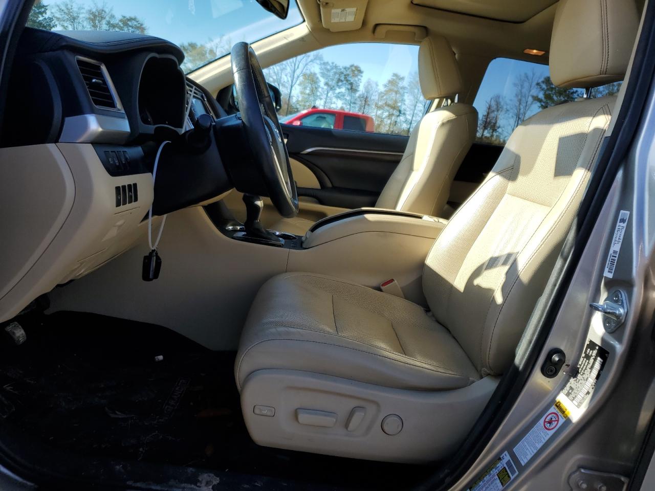 2016 Toyota Highlander VIN 5TDYKRFH5GS120317 Copart auction photo, front end damage thumbnail 7