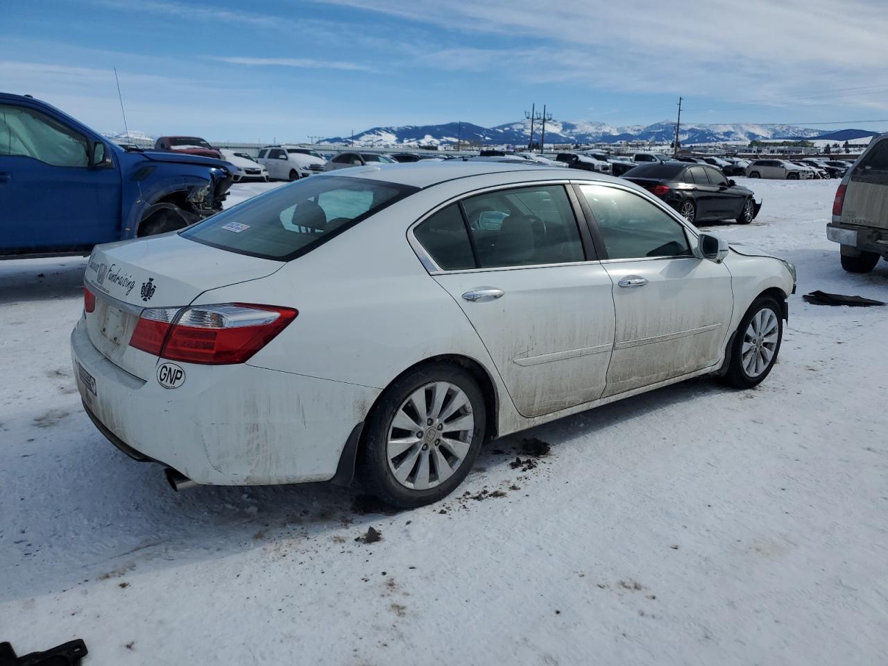 2013 Honda Accord VIN 1HGCR2F8XDA185719 Copart auction photo, front end / rear end damage thumbnail 3