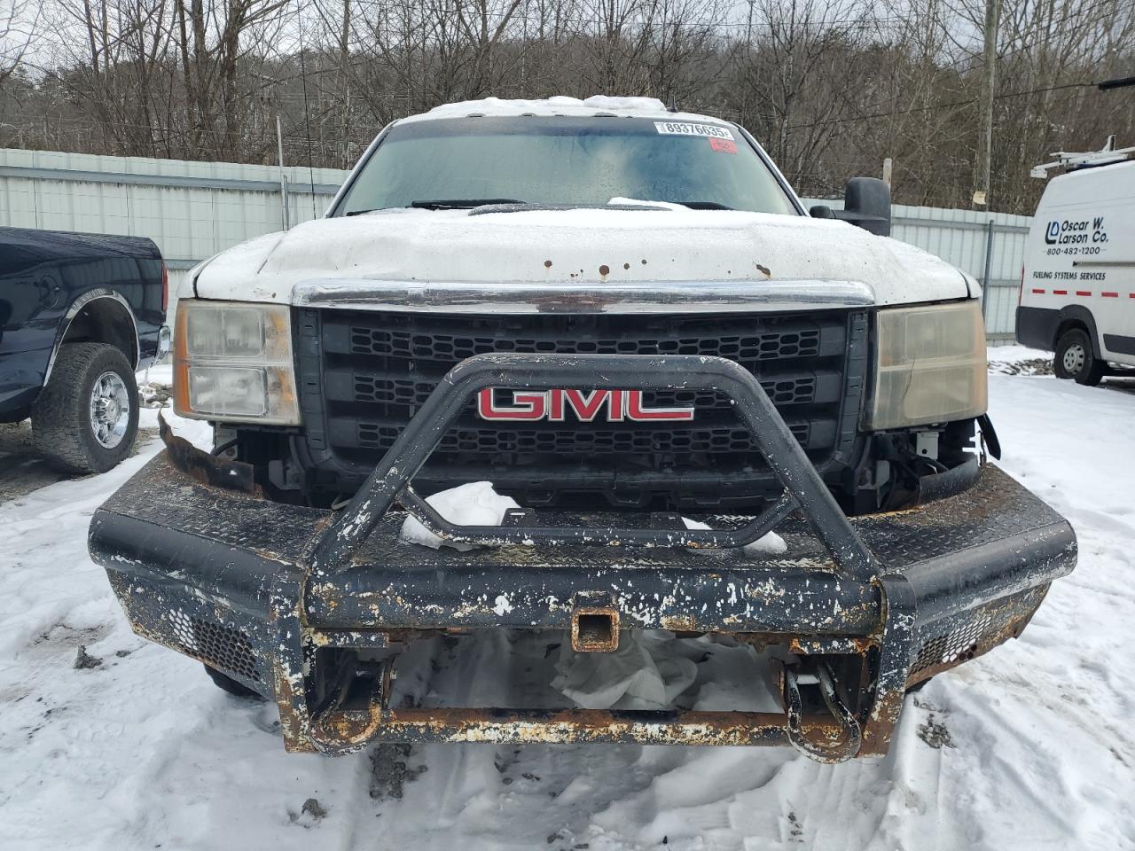 2011 GMC Sierra VIN 1GT120CG7BF199197 Copart auction photo, side / front end damage thumbnail 5