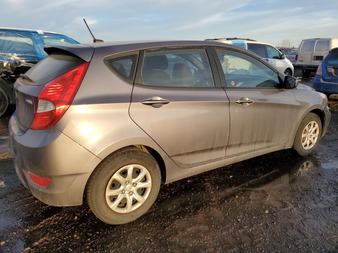 2013 Hyundai Accent VIN KMHCT5AE2DU113728 Copart auction photo, side / front end damage thumbnail 3