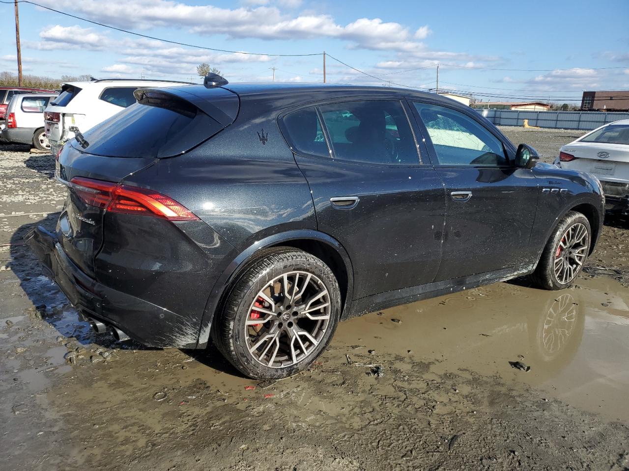 2023 Maserati Grecale VIN ZN682AVM6P7429433 Copart auction photo, rear end damage thumbnail 3