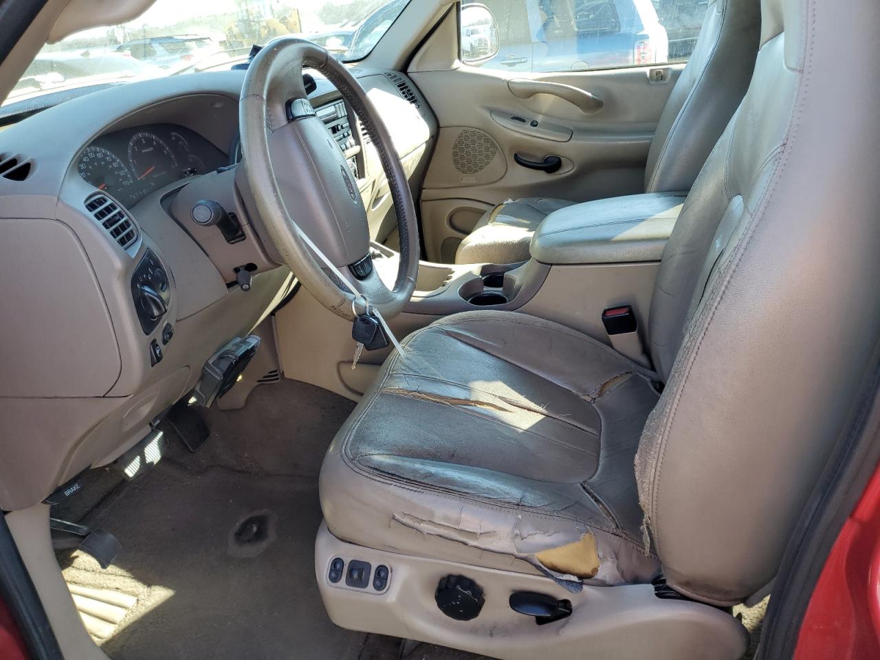 2001 Ford Expedition VIN 1FMPU18L71LB30747 Copart auction photo, front end damage thumbnail 7