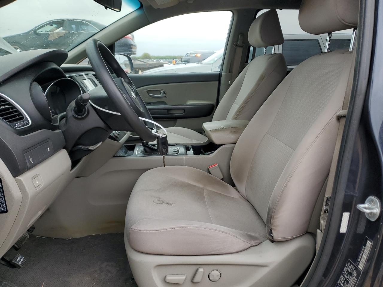 2016 KIA Sedona VIN KNDMB5C1XG6175232 Copart auction photo, front end / minor dent/scratches damage thumbnail 7