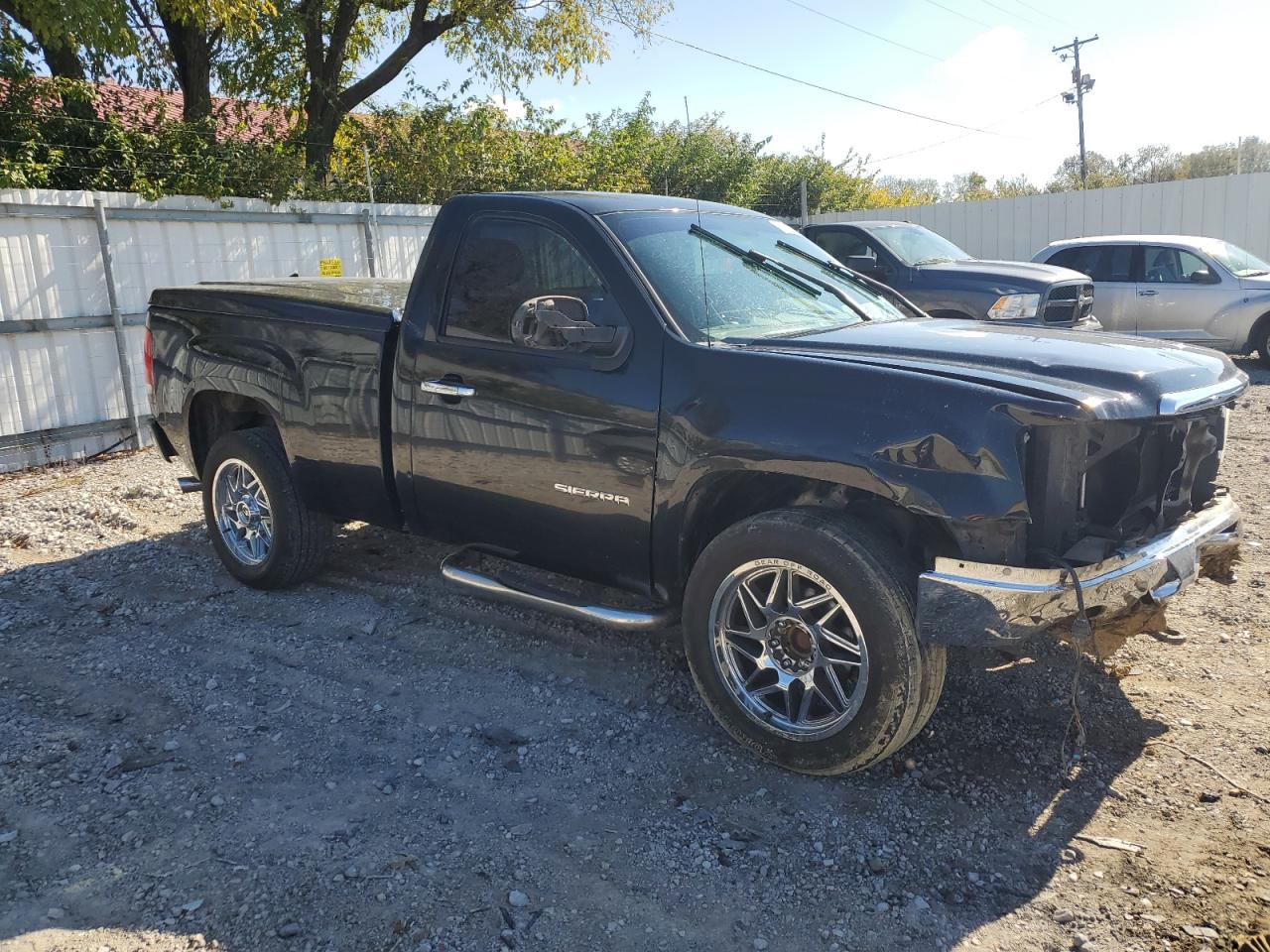 2011 GMC Sierra VIN 1GTN1TEX2BZ400733 Copart auction photo, front end damage thumbnail 4