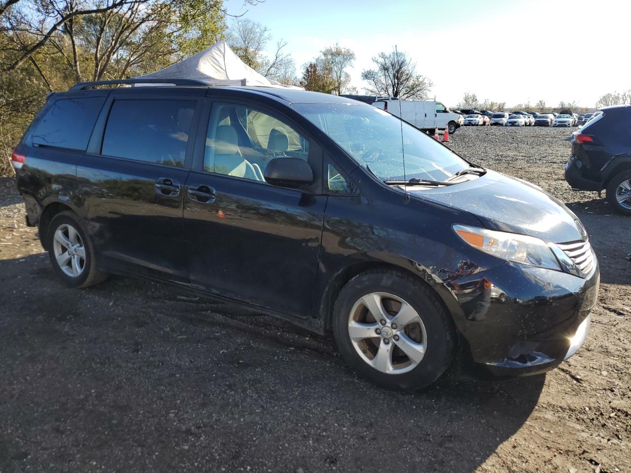 2014 Toyota Sienna VIN 5TDKK3DC2ES526921 Copart auction photo, rear end / minor dent/scratches damage thumbnail 4
