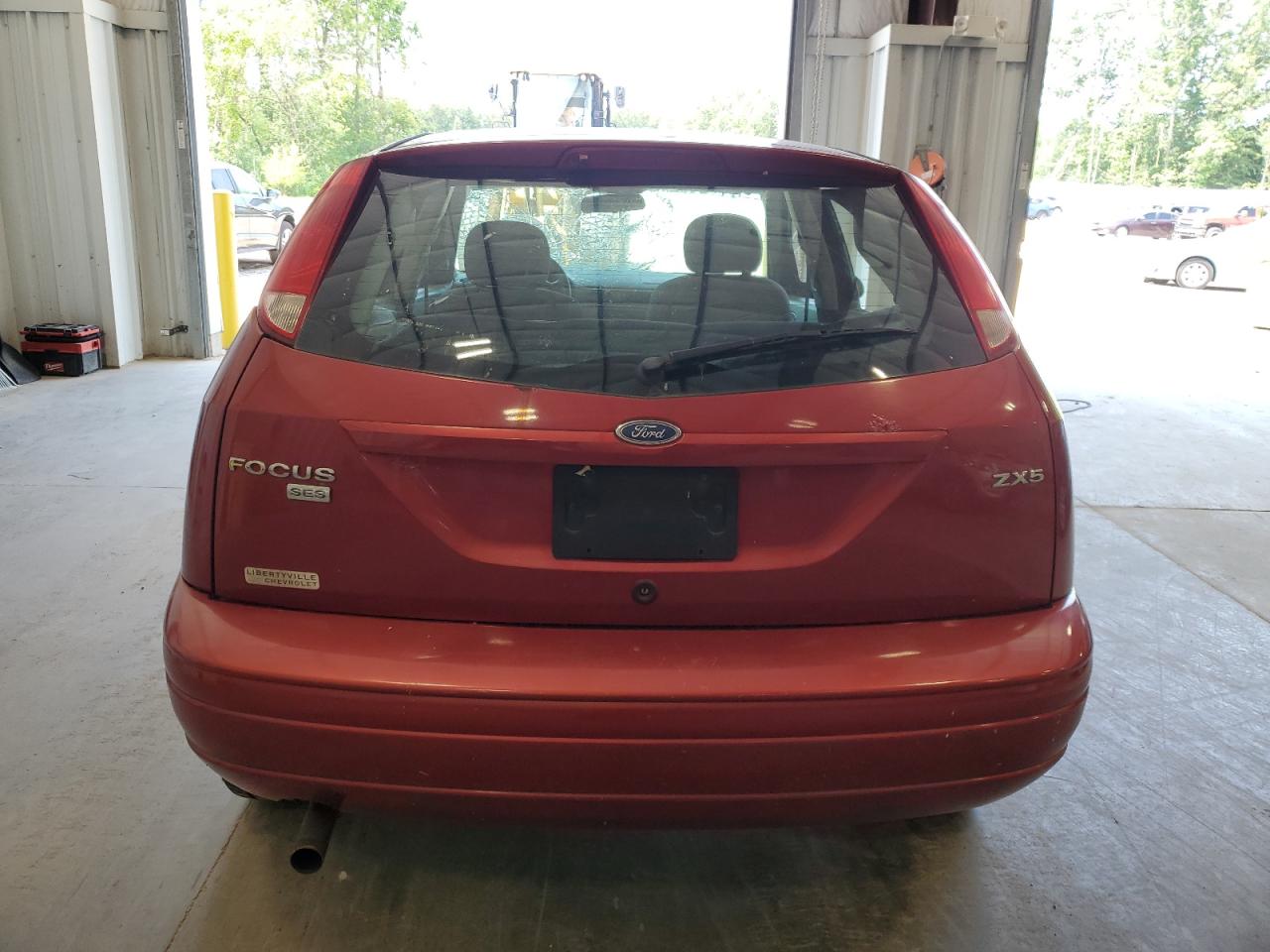 2005 Ford Focus VIN 3FAFP37N55R125470 Copart auction photo, all over damage thumbnail 6