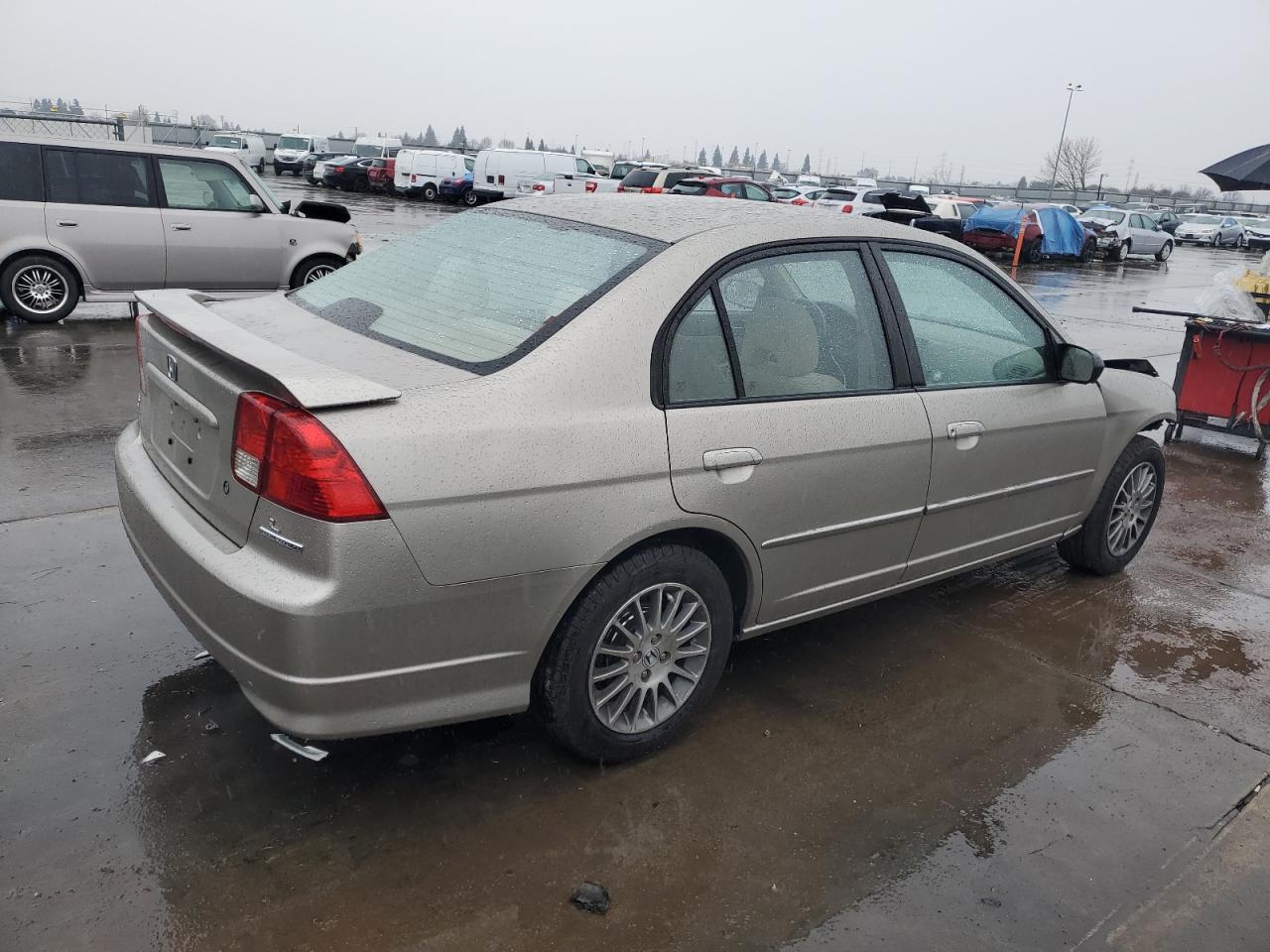 2005 Honda Civic VIN 2HGES165X5H579298 Copart auction photo, front end damage thumbnail 3