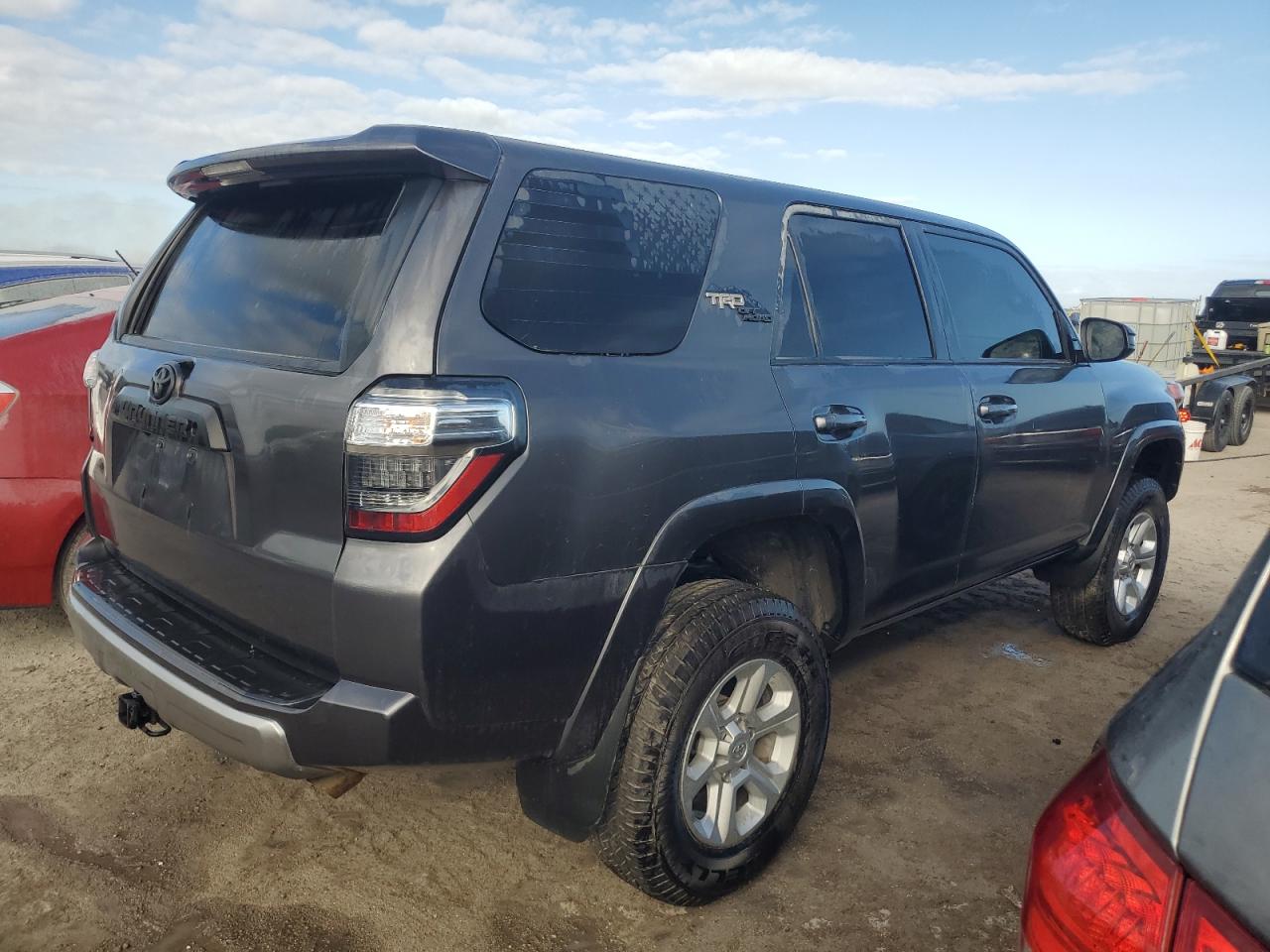 2021 Toyota 4Runner VIN JTEPU5JR1M5862418 Copart auction photo, water/flood / minor dent/scratches damage thumbnail 3