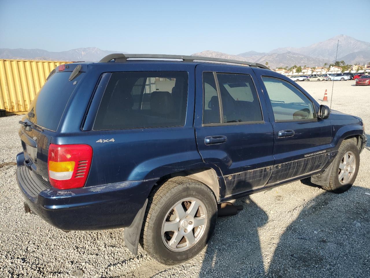 2001 Jeep Grand Cherokee VIN 1J4GW58N41C615283 Copart auction photo, vandalism / minor dent/scratches damage thumbnail 3