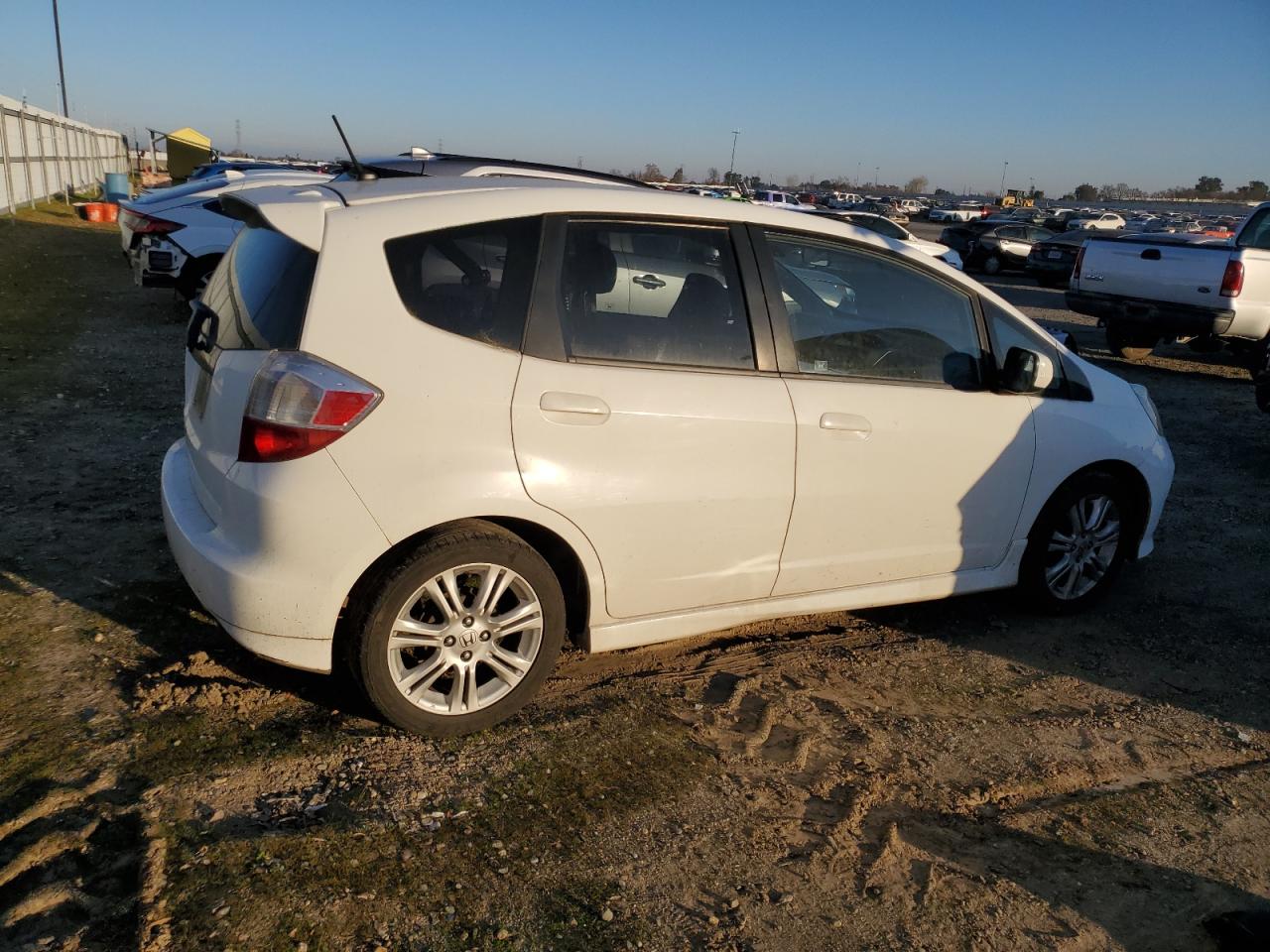 2011 Honda Fit VIN JHMGE8H58BC004277 Copart auction photo, minor dent/scratches damage thumbnail 3