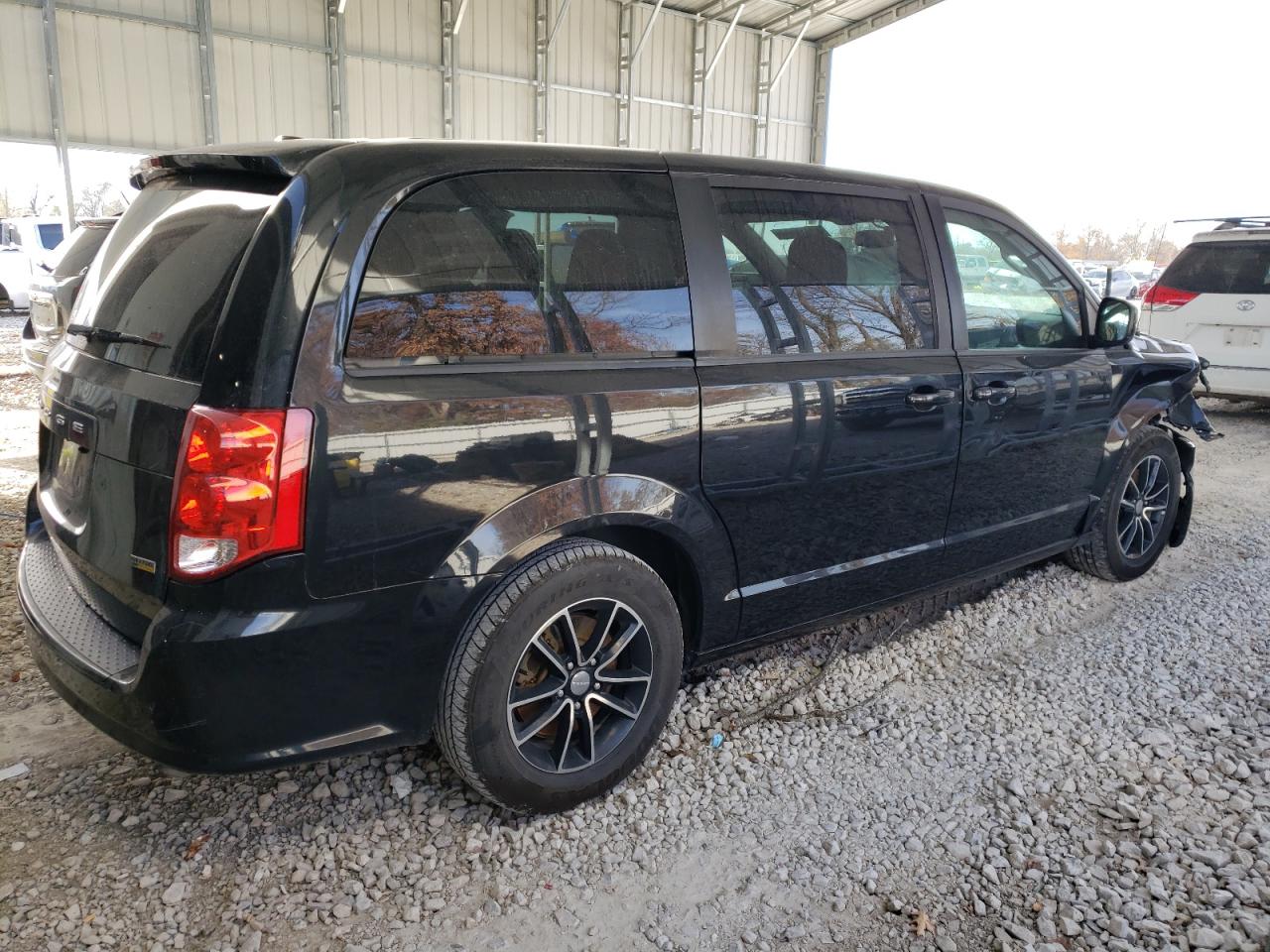 2018 Dodge Caravan VIN 2C4RDGBG6JR153617 Copart auction photo, front end damage thumbnail 3