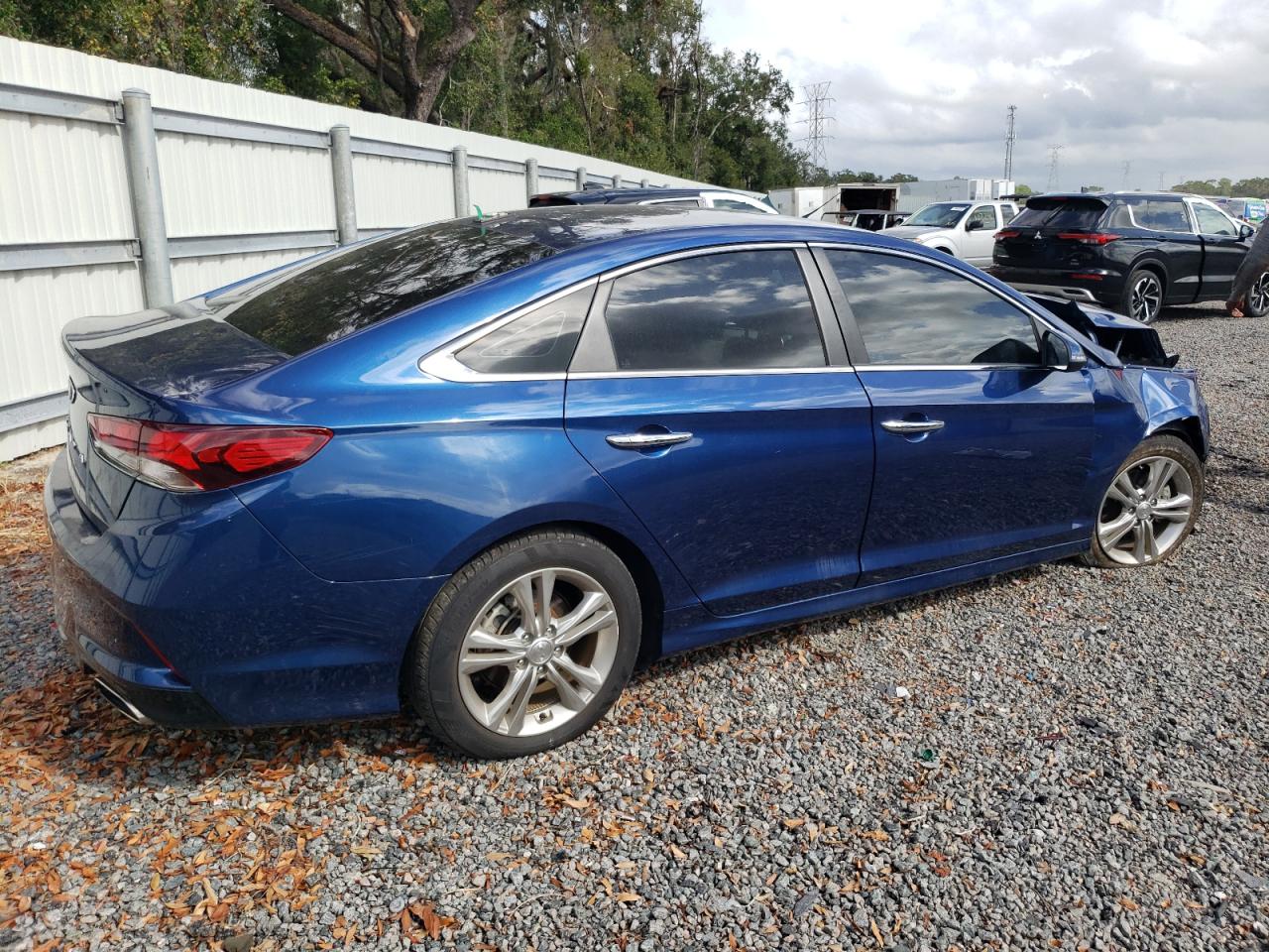 2018 Hyundai Sonata VIN 5NPE34AF6JH630570 Copart auction photo, front end damage thumbnail 3