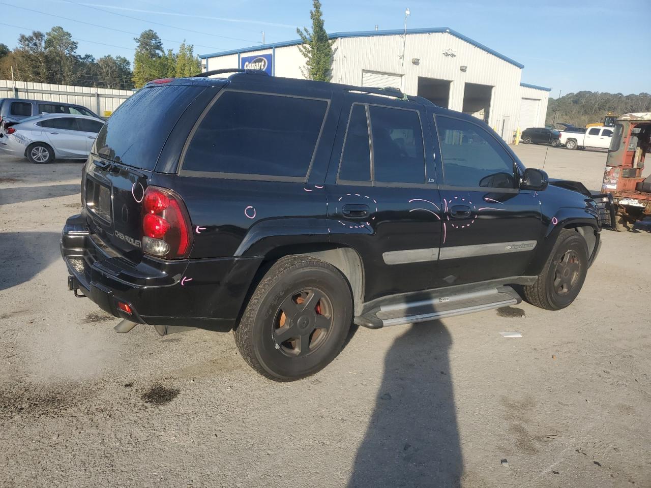 2004 Chevrolet TrailBlazer VIN 1GNDS13S042422866 Copart auction photo, front end damage thumbnail 3