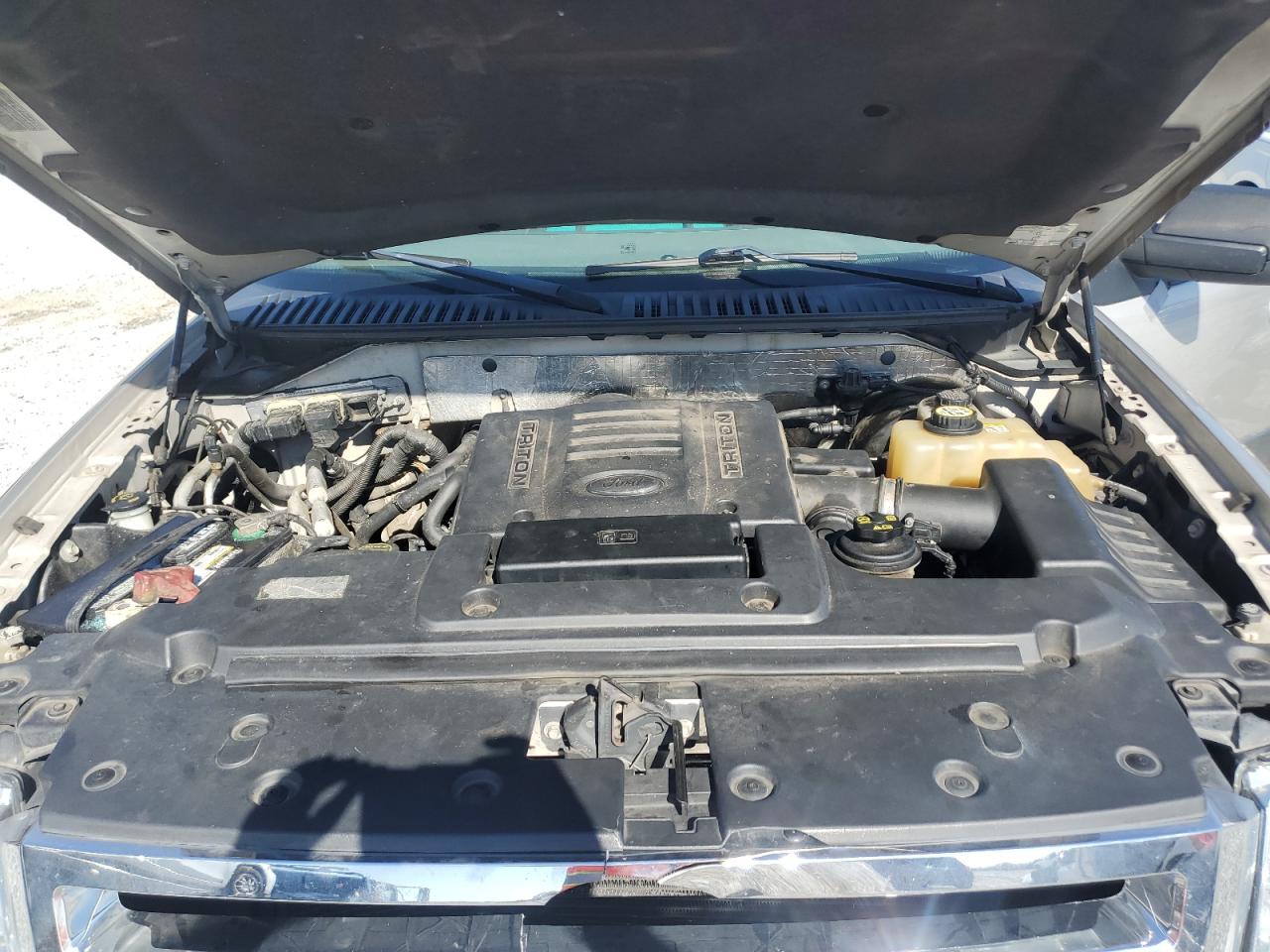 2007 Ford Expedition VIN 1FMFK15577LA21026 Copart auction photo, front end / minor dent/scratches damage thumbnail 14