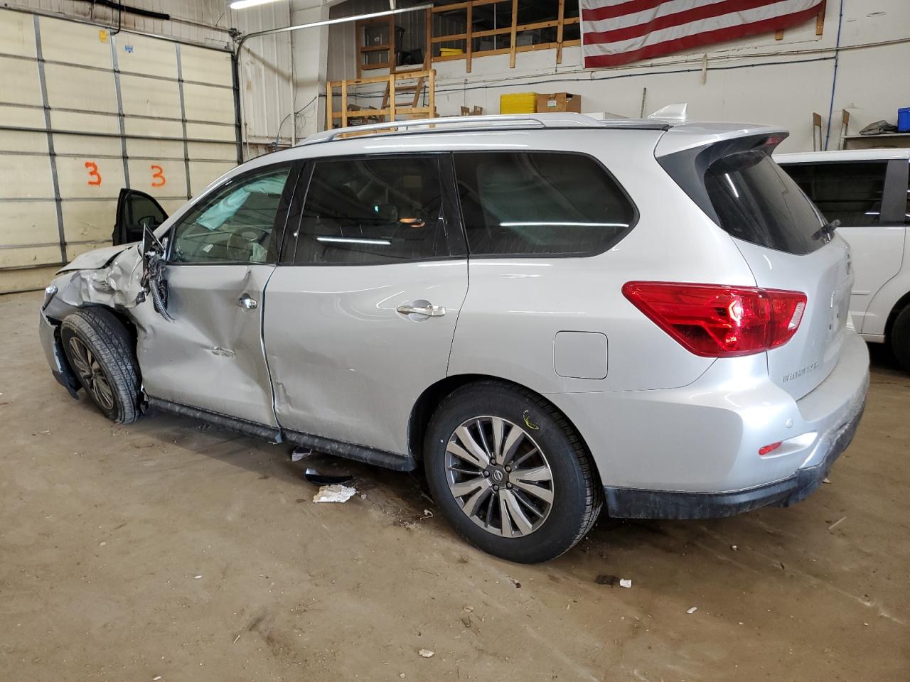 2019 Nissan Pathfinder VIN 5N1DR2MMXKC635756 Copart auction photo, front end / side damage thumbnail 2