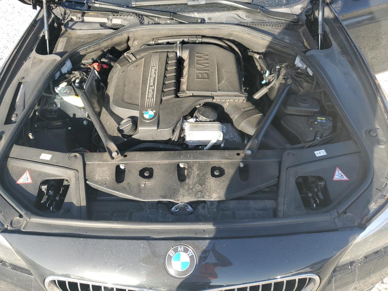 2016 BMW 5er VIN WBA5B3C59GG256032 Copart auction photo, water/flood / minor dent/scratches damage thumbnail 11