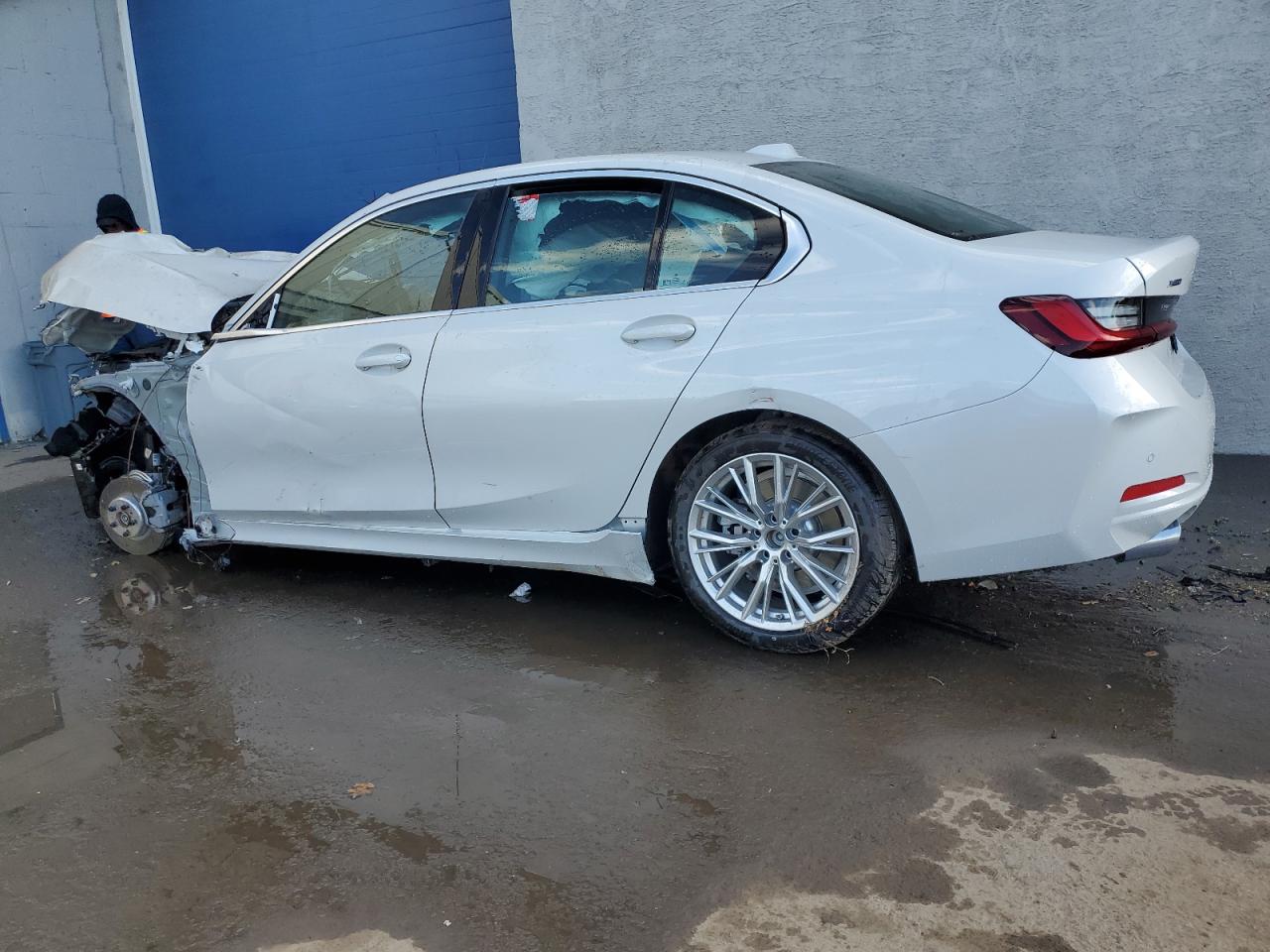 2024 BMW 3er VIN 3MW89FF09R8E84012 Copart auction photo, biohazard/chemical / all over damage thumbnail 2