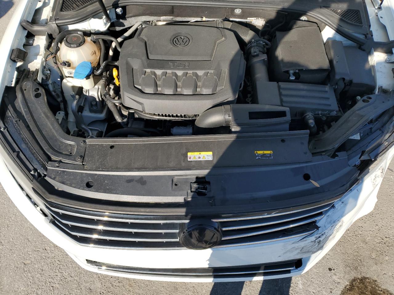 2018 Volkswagen Passat VIN 1VWBA7A39JC001572 Copart auction photo, front end / minor dent/scratches damage thumbnail 11
