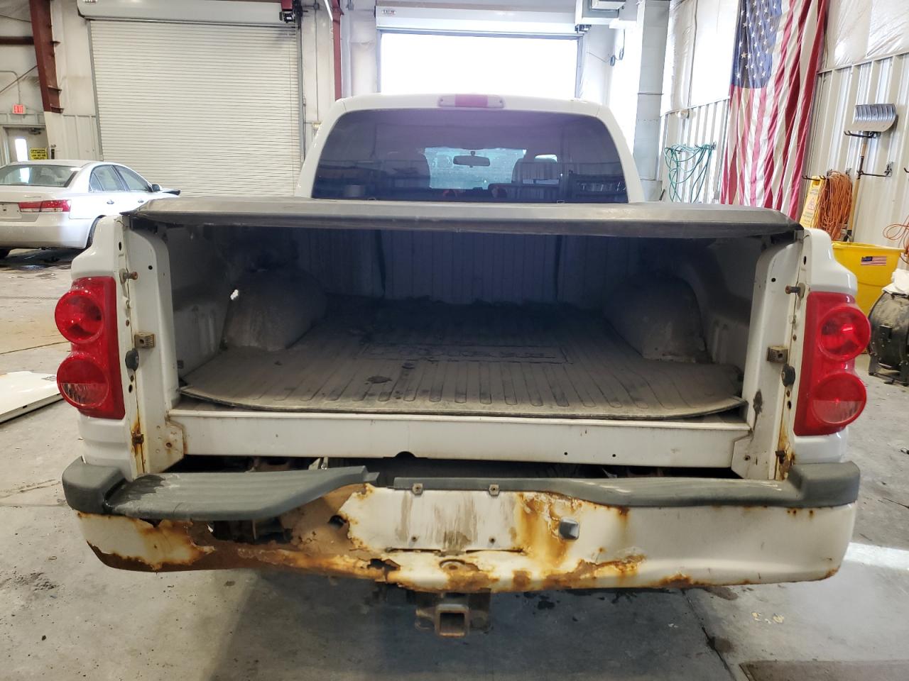 2007 Dodge Dakota VIN 1D7HW48PX7S216257 Copart auction photo, front end / rear end damage thumbnail 6