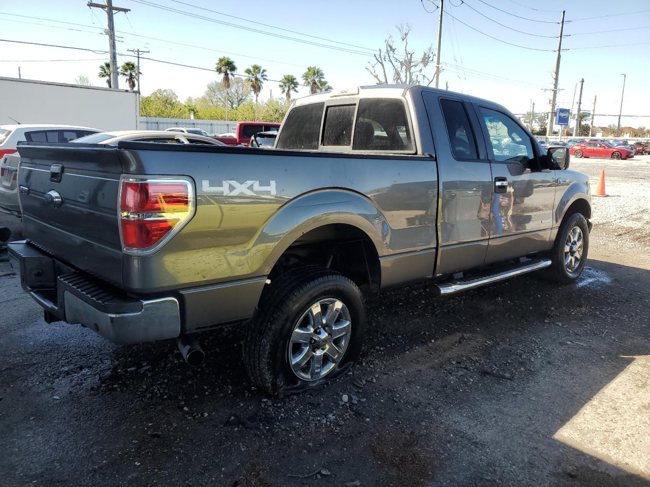 2013 Ford F-150 VIN 1FTFX1ET8DFD98964 Copart auction photo, side / front end damage thumbnail 3
