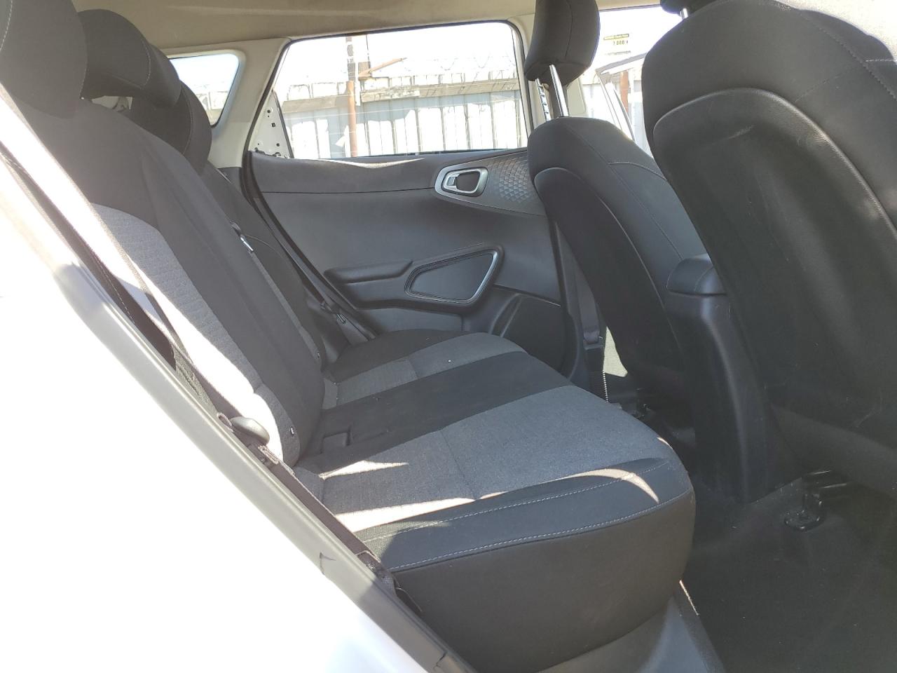 2020 KIA Soul VIN KNDJ23AU4L7062031 Copart auction photo, side / rear end damage thumbnail 11
