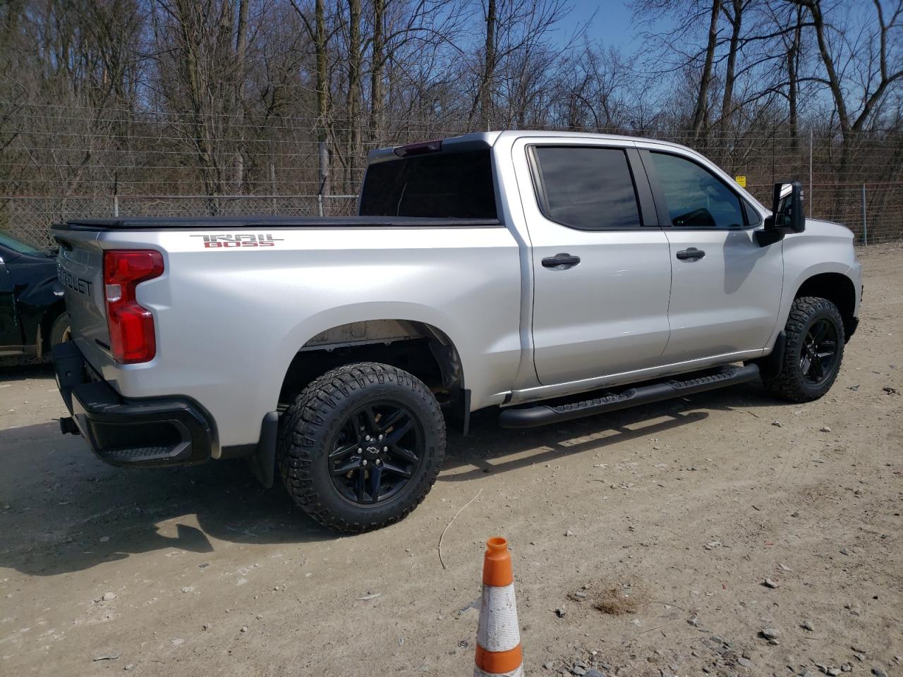 2021 Chevrolet Silverado VIN 3GCPYCEF8MG127960 Copart auction photo, front end / side damage thumbnail 3