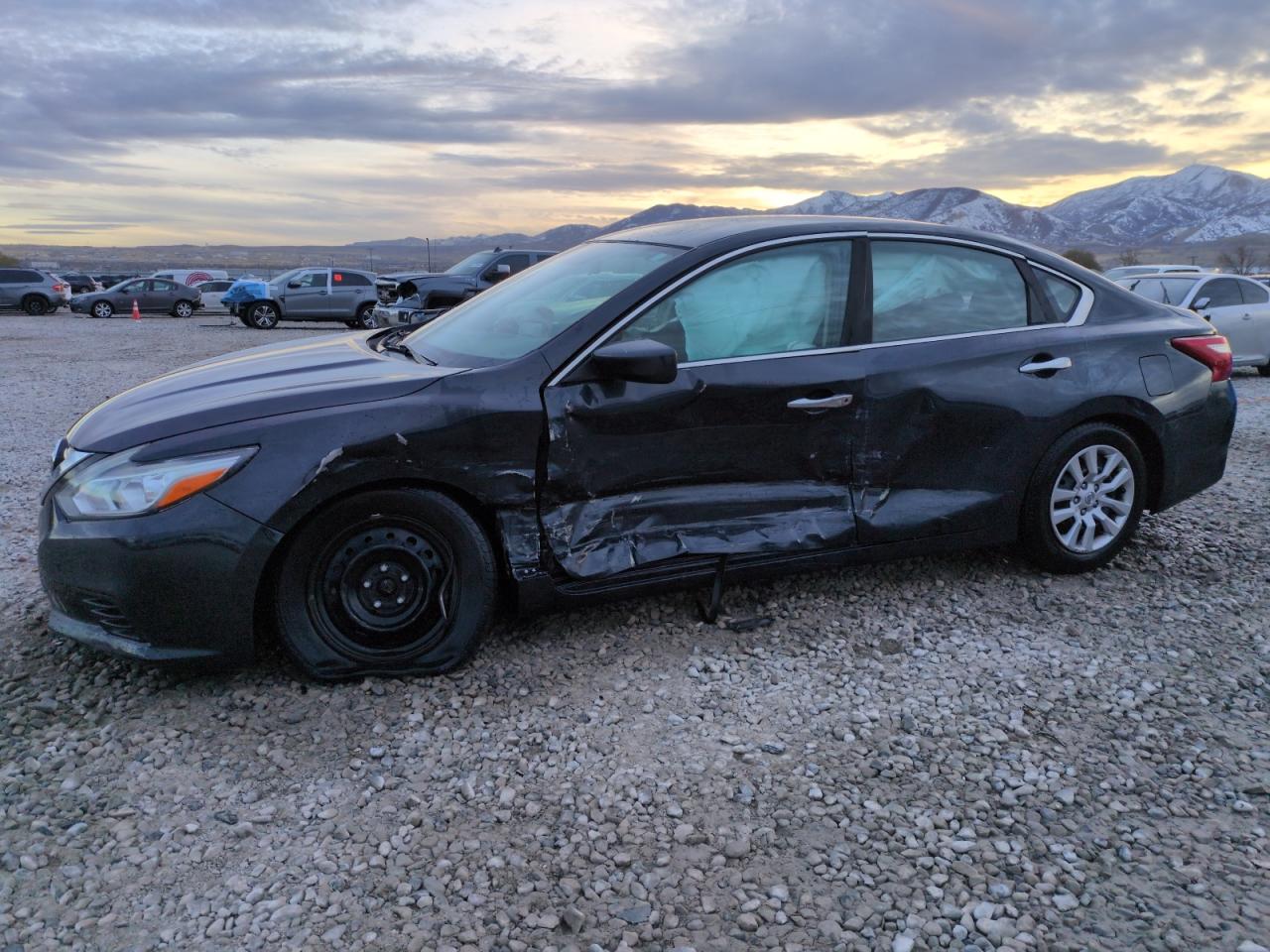2017 Nissan Altima VIN 1N4AL3AP2HN303472