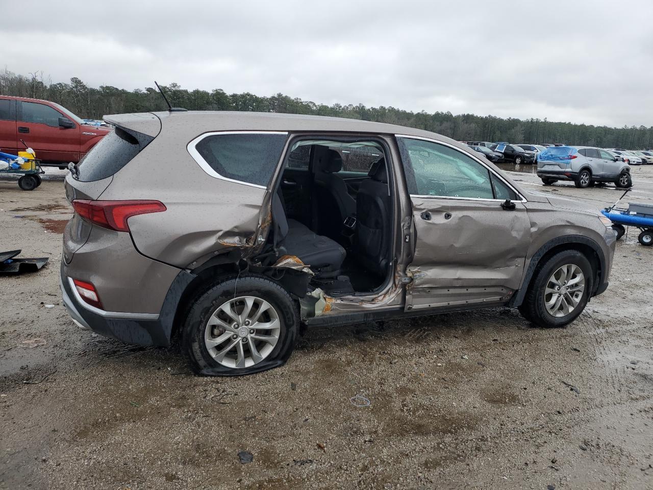 2019 Hyundai Santa Fe VIN 5NMS23AD8KH035586 Copart auction photo, side damage thumbnail 3