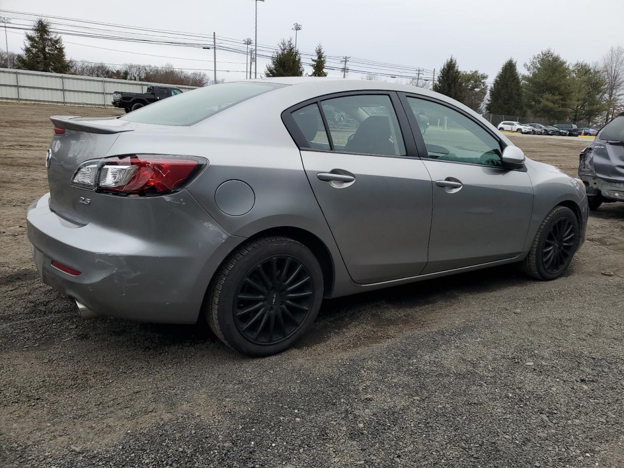 2011 Mazda 3 VIN JM1BL1U62B1372327 Copart auction photo, rear end / minor dent/scratches damage thumbnail 3