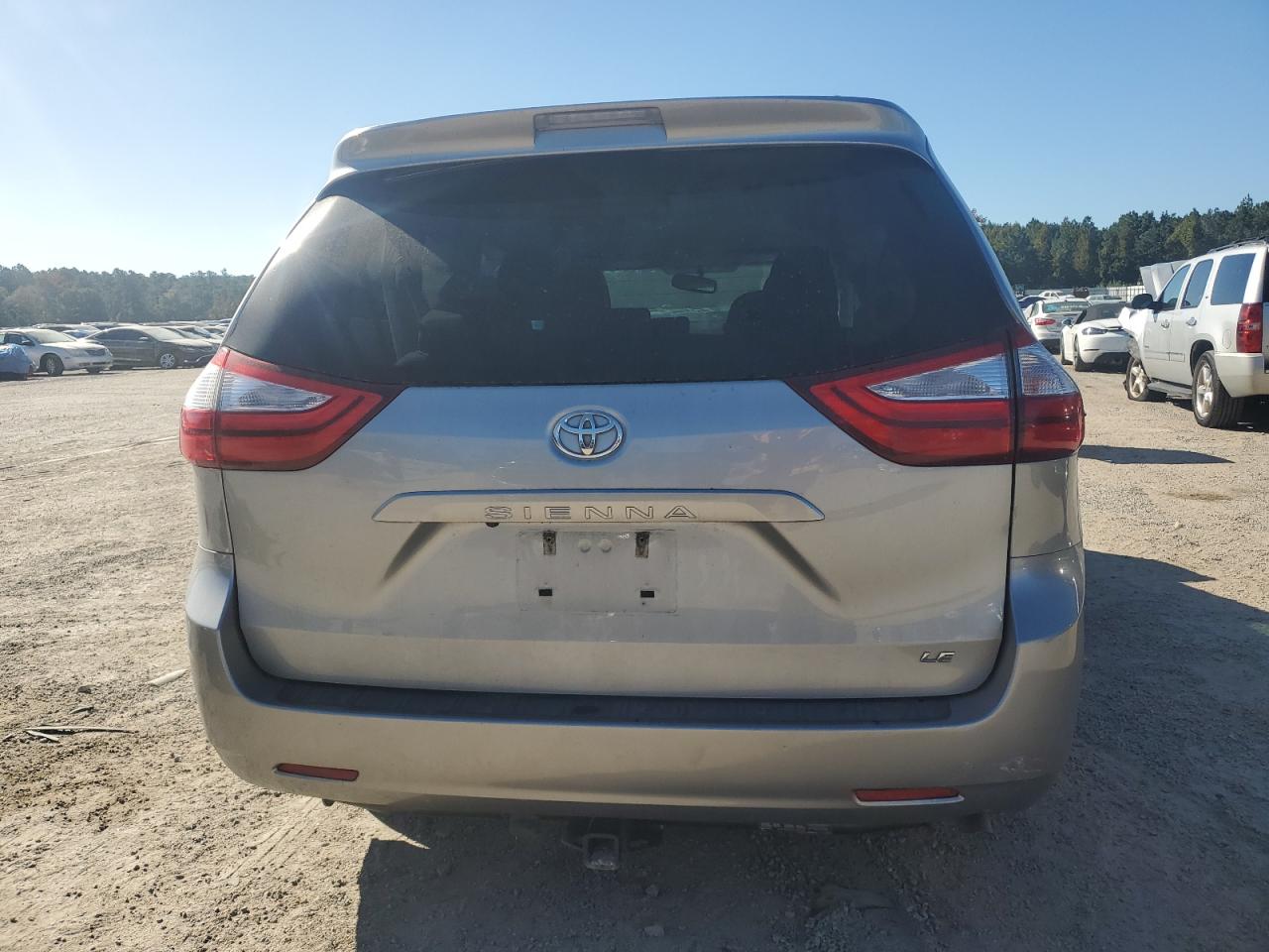 2017 Toyota Sienna VIN 5TDKZ3DC0HS820298 Copart auction photo, front end damage thumbnail 6