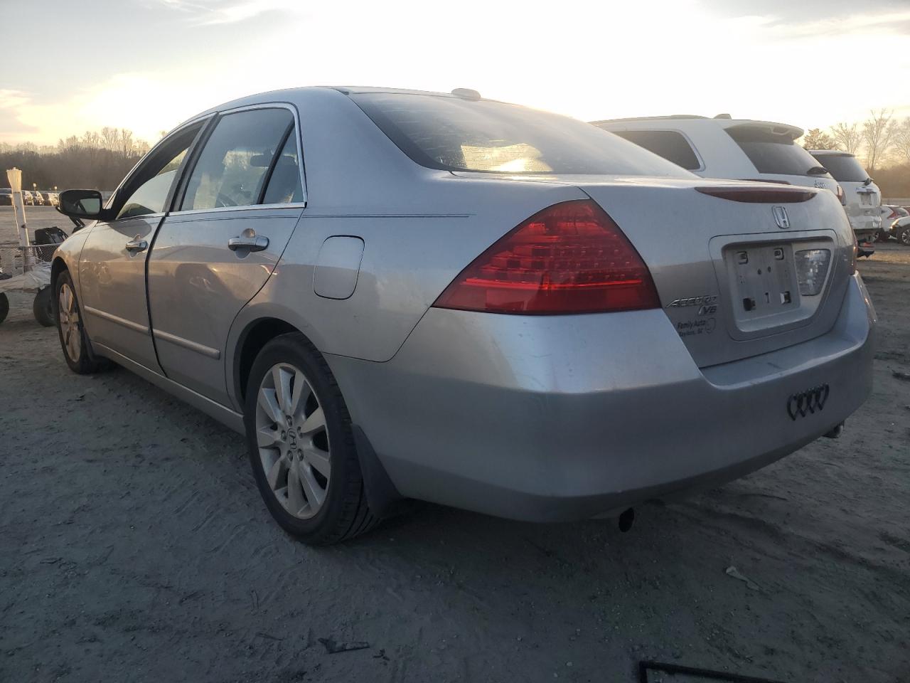 2007 Honda Accord VIN 1HGCM66547A059047 Copart auction photo, side damage thumbnail 2