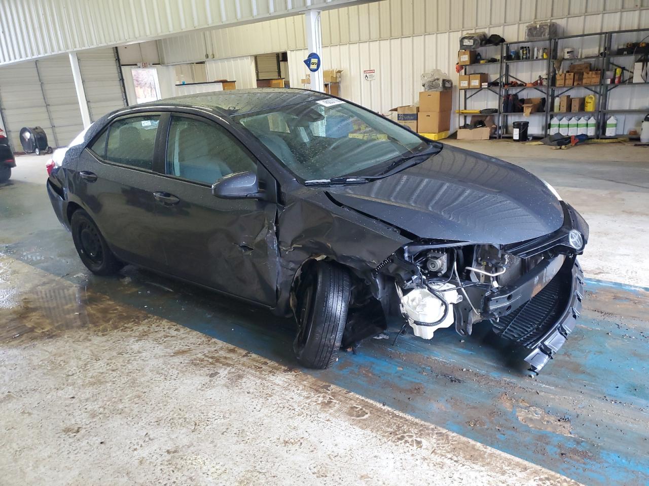 2018 Toyota Corolla VIN 5YFBURHE8JP784145 Copart auction photo, front end / side damage thumbnail 4