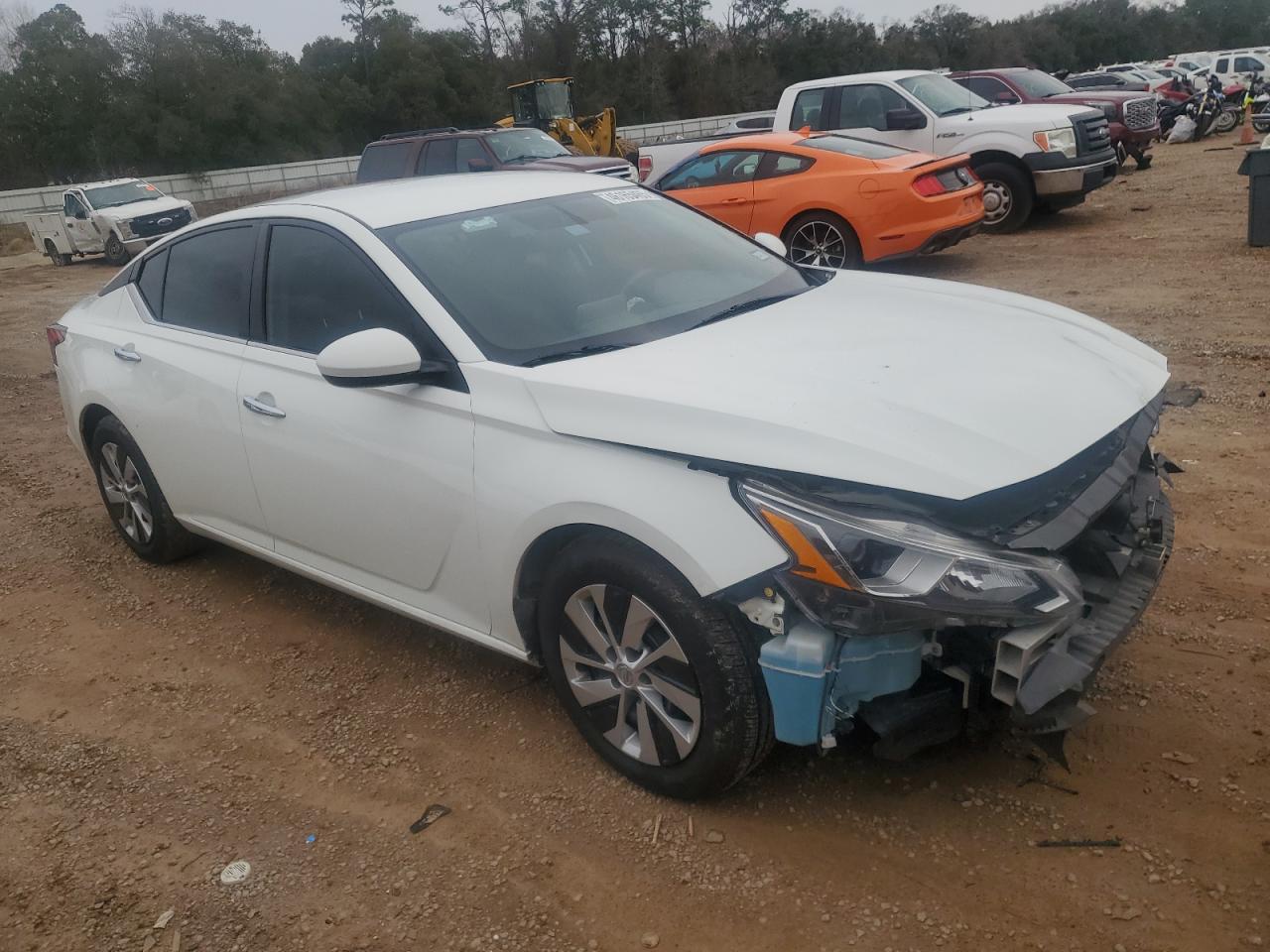 2020 Nissan Altima VIN 1N4BL4BV3LC248624 Copart auction photo, front end damage thumbnail 4