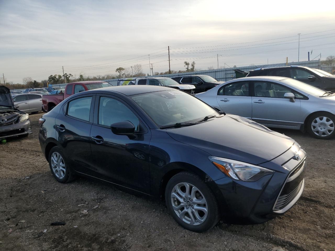 2018 Toyota Yaris VIN 3MYDLBYV5JY313090 Copart auction photo, front end / side damage thumbnail 4