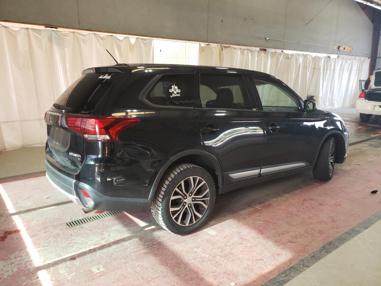 2016 Mitsubishi Outlander VIN JA4AZ3A37GZ001585 Copart auction photo, side / front end damage thumbnail 3