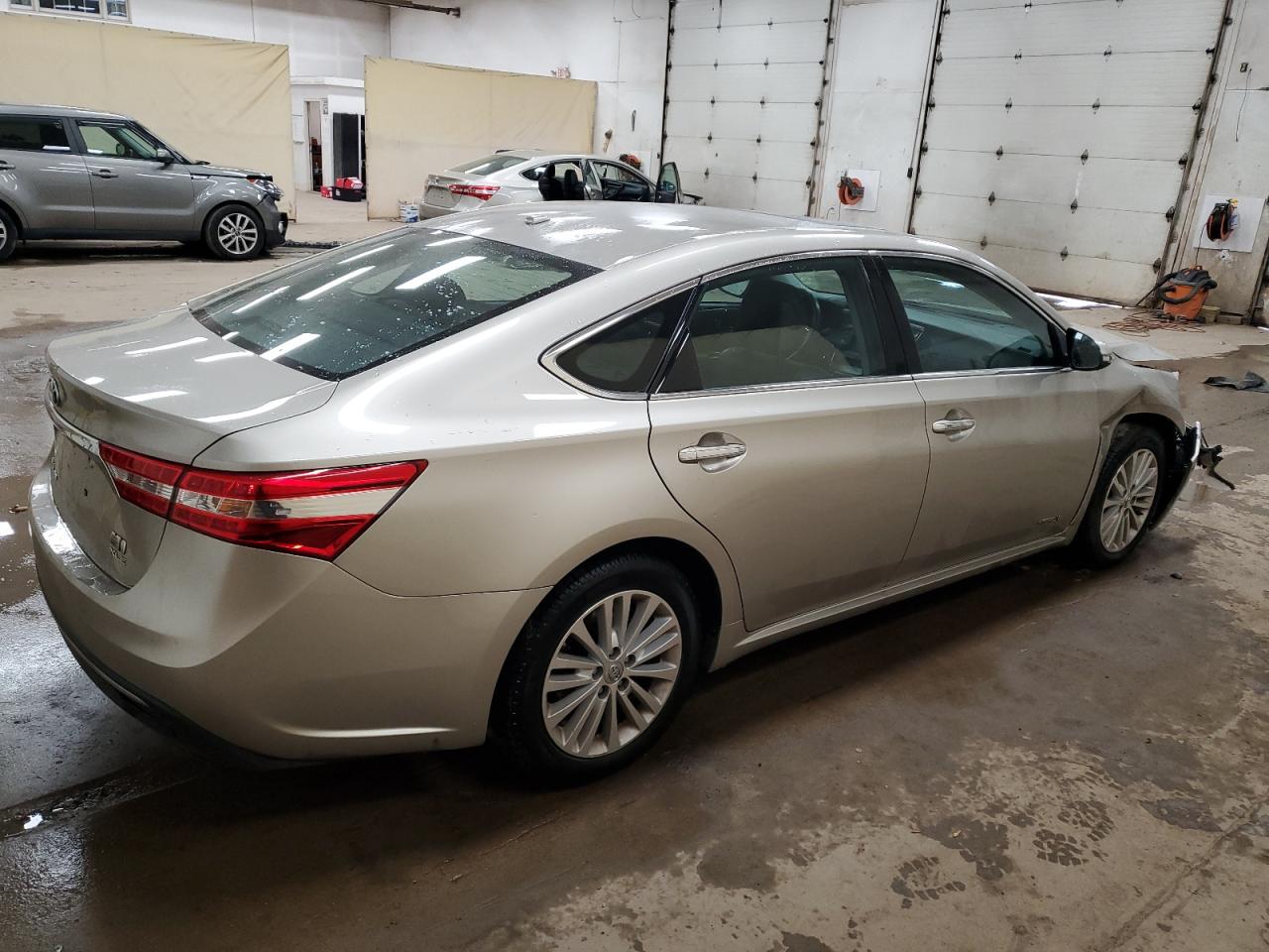 2013 Toyota Avalon VIN 4T1BD1EB7DU008992 Copart auction photo, front end / minor dent/scratches damage thumbnail 3