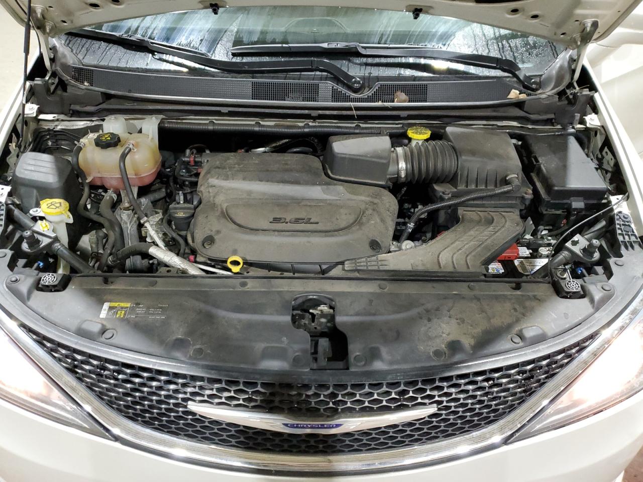 2019 Chrysler Pacifica VIN 2C4RC1EG2KR597915 Copart auction photo, rear end / minor dent/scratches damage thumbnail 12
