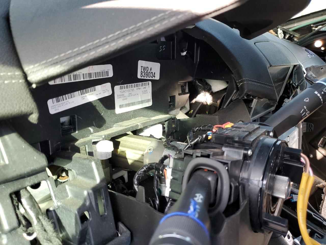 2009 Cadillac CTS VIN 1G6DN57P290161372 Copart auction photo, stripped damage thumbnail 9