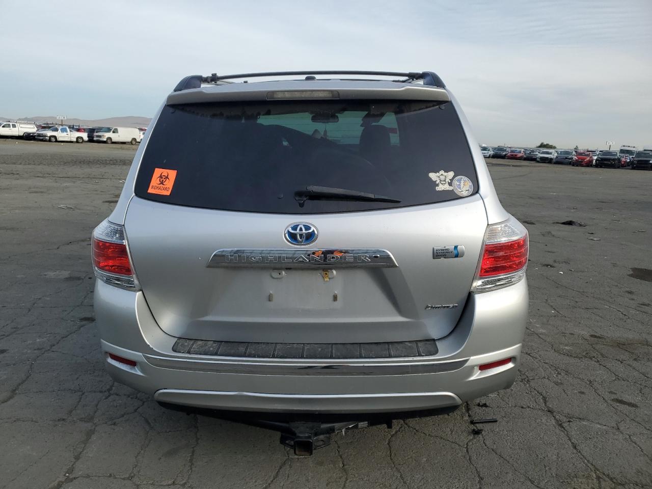2011 Toyota Highlander VIN JTEDC3EHXB2001572 Copart auction photo, front end / side damage thumbnail 6