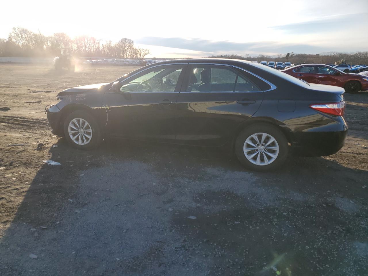 2015 Toyota Camry VIN 4T4BF1FK5FR497233 Copart auction photo, front end damage thumbnail 2