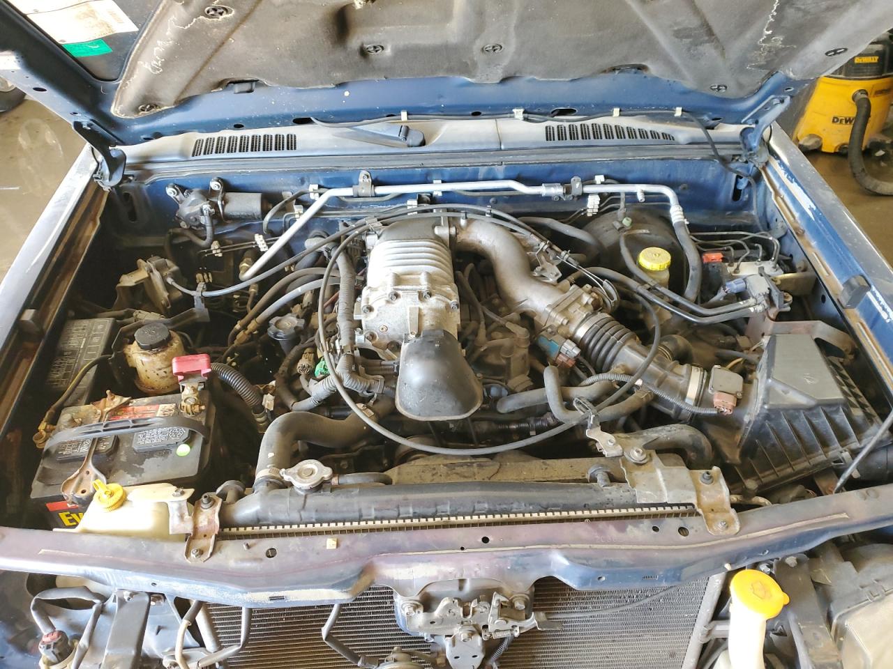 2002 Nissan Navara (Frontier) VIN 1N6MD29Y72C382455 Copart auction photo, rollover / mechanical damage thumbnail 11