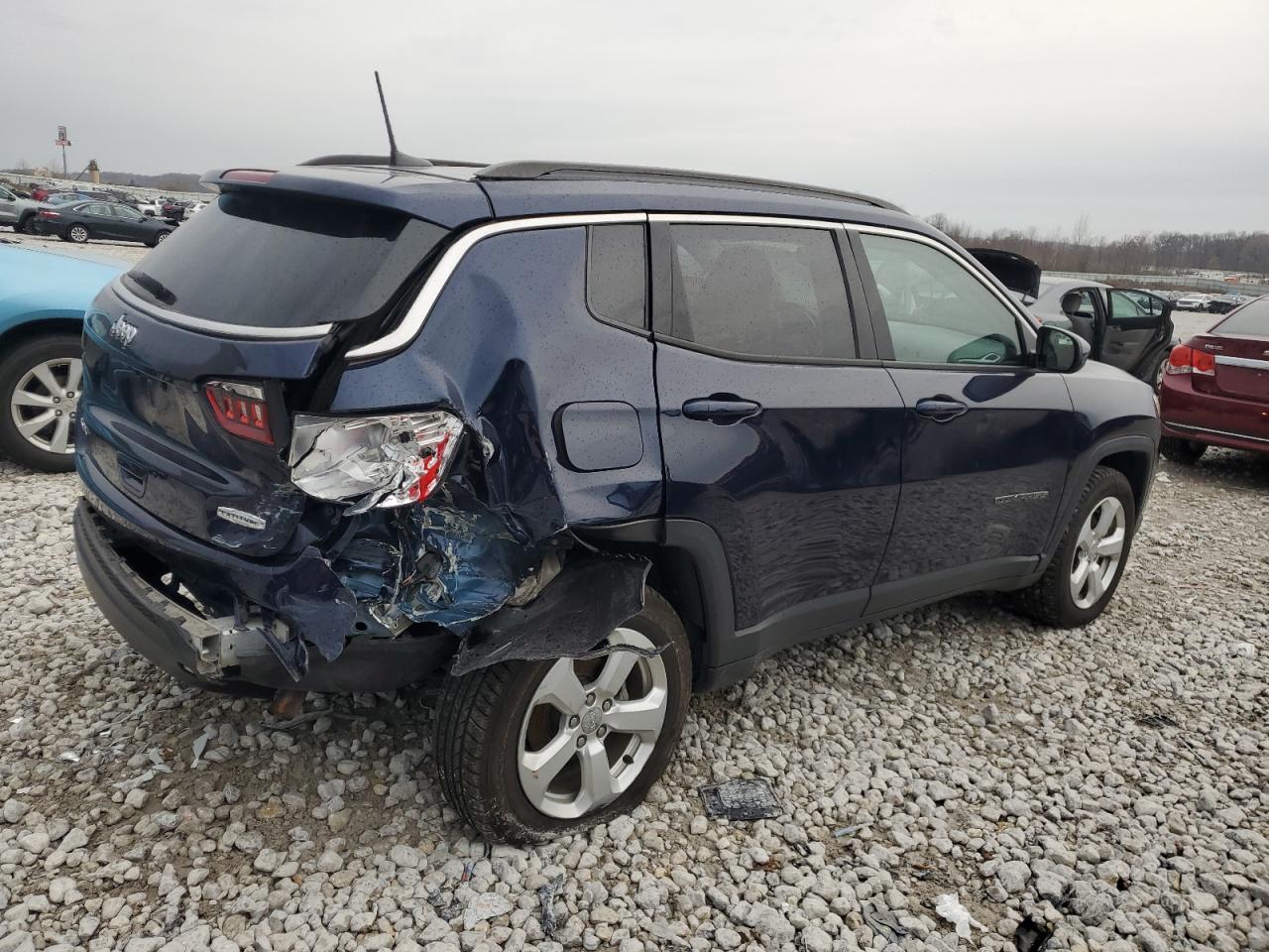 2018 Jeep Compass VIN 3C4NJDBBXJT117310 Copart auction photo, rear end damage thumbnail 3