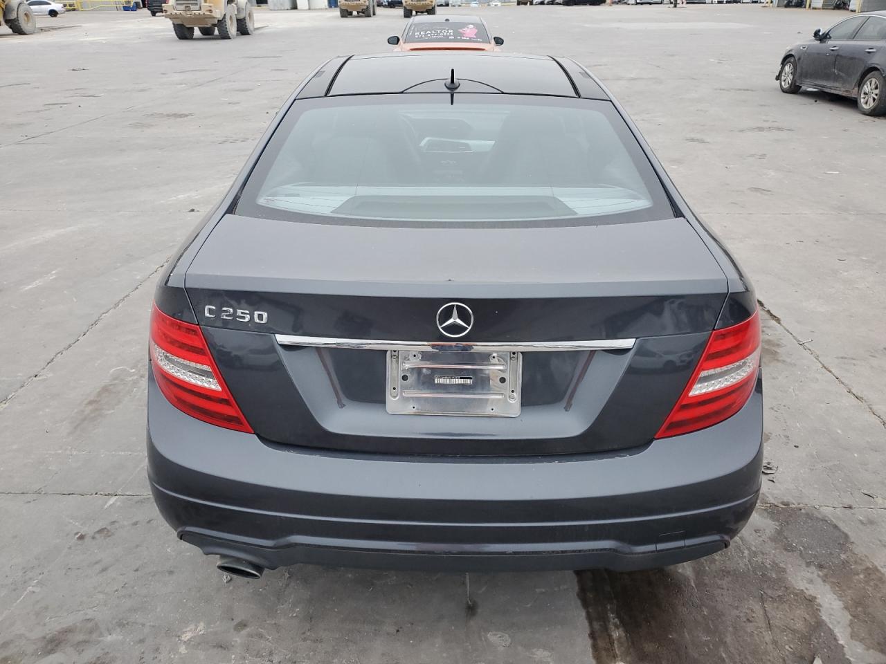 2014 Mercedes-Benz C-klasse VIN WDDGJ4HB6EG194255 Copart auction photo, water/flood / minor dent/scratches damage thumbnail 6